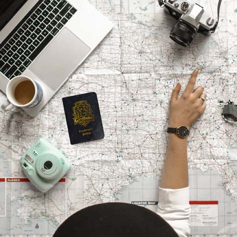 Harry Potter &amp; Wizarding World Passport Cover - Gryffindor