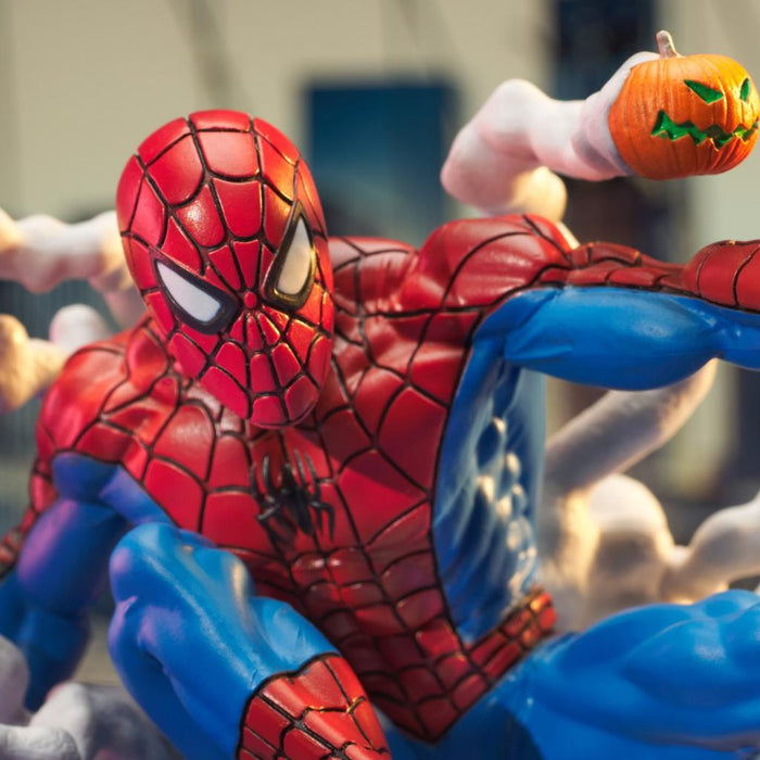 Diamond Comics Marvel Spider-Man (Pumpkin Bombs) Gallery Diorama