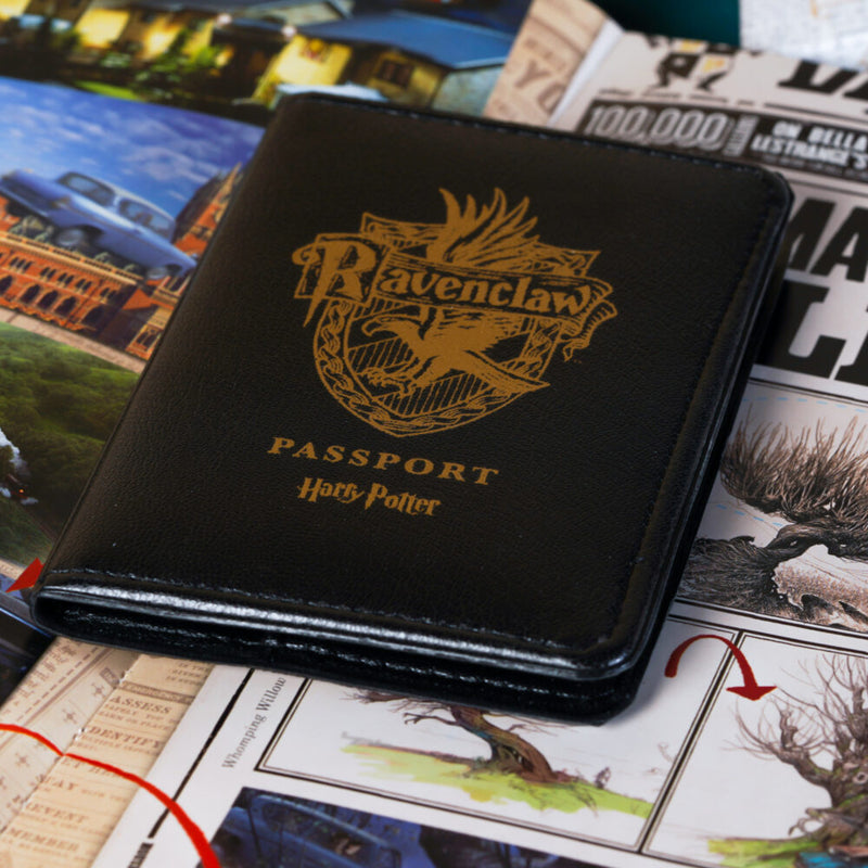 Harry Potter &amp; Wizarding World Passport Cover - Rawenclaw