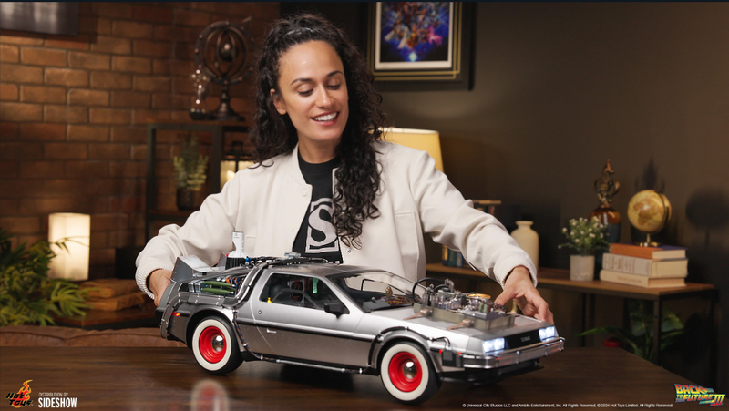 Hot Toys -Back To Future DeLorean Time Machine