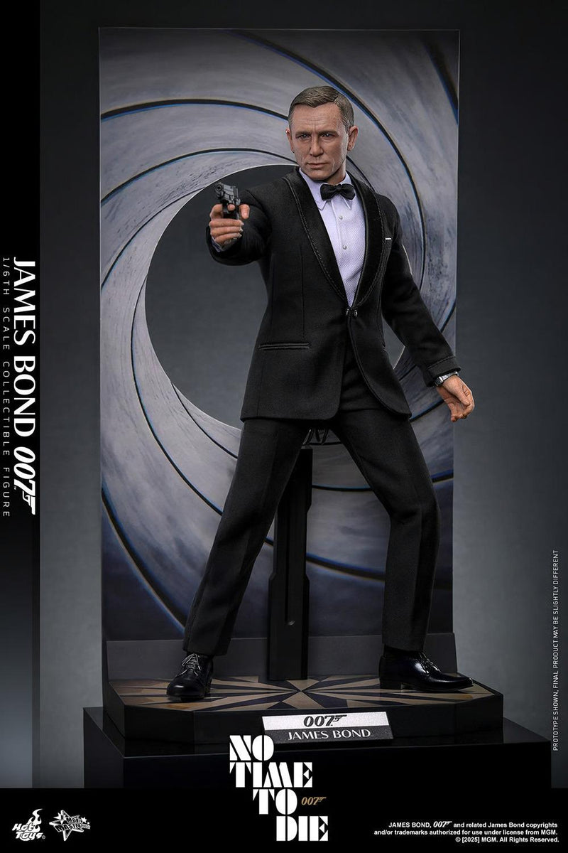 Hot Toys  James Bond 1/6 Ölçekli  Figür