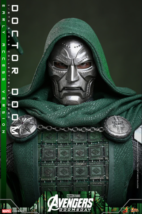 Hot Toys Marvel Avengers Doctor Doom 1/6 Ölçekli Figür