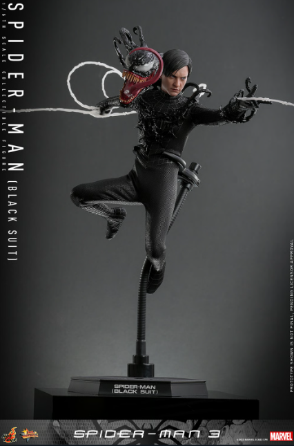 Hot Toys Spider-Man Black Suit Deluxe Version Sixth Scale Figure