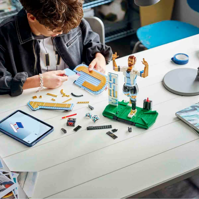 LEGO Editions Lionel Messi Futbol Efsanesi