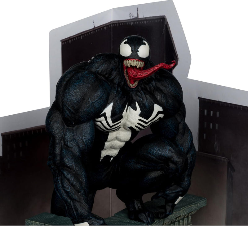 McFarlane Toys - Marvel Venom 1-6th Scale Collectible with Scene & Comic