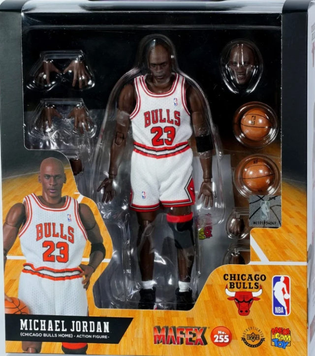 Medicom Toy Mafex- Michael Jordan (Chicago Bulls Home) Aksiyon Figür