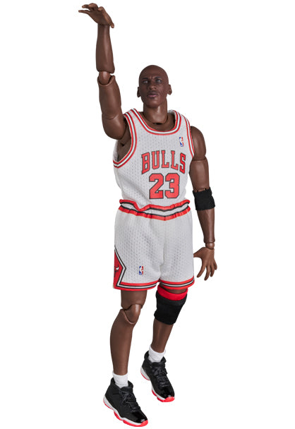 Medicom Toys Mafex- Michael Jordan (Chicago Bulls Home) Aksiyon Figür