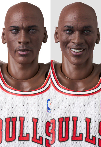 Medicom Toys Mafex- Michael Jordan (Chicago Bulls Home) Aksiyon Figür