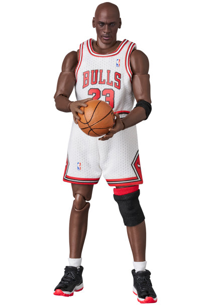 Medicom Toys Mafex- Michael Jordan (Chicago Bulls Home) Aksiyon Figür