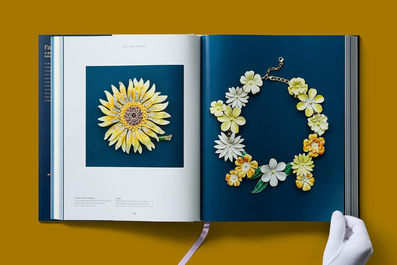 Taschen Costume Jewelry