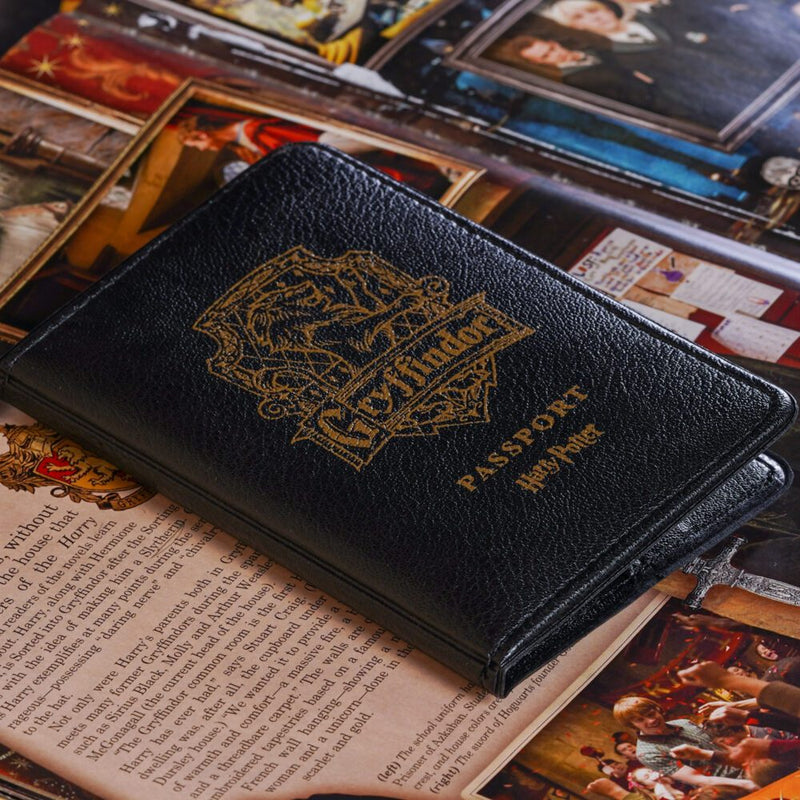 Wizarding World - Harry Potter - Passport Cover - Gryffindor